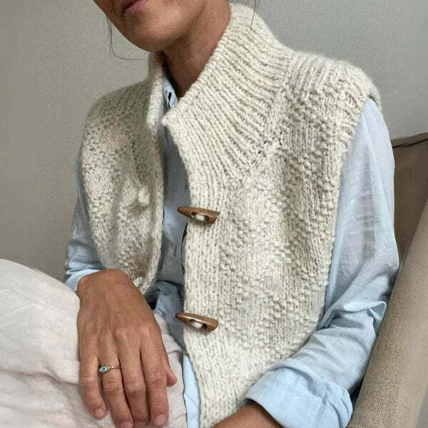 Tröja utan ärmar - Knäppning fram - Stickad väst - Stickad damväst-Eva Jonsson