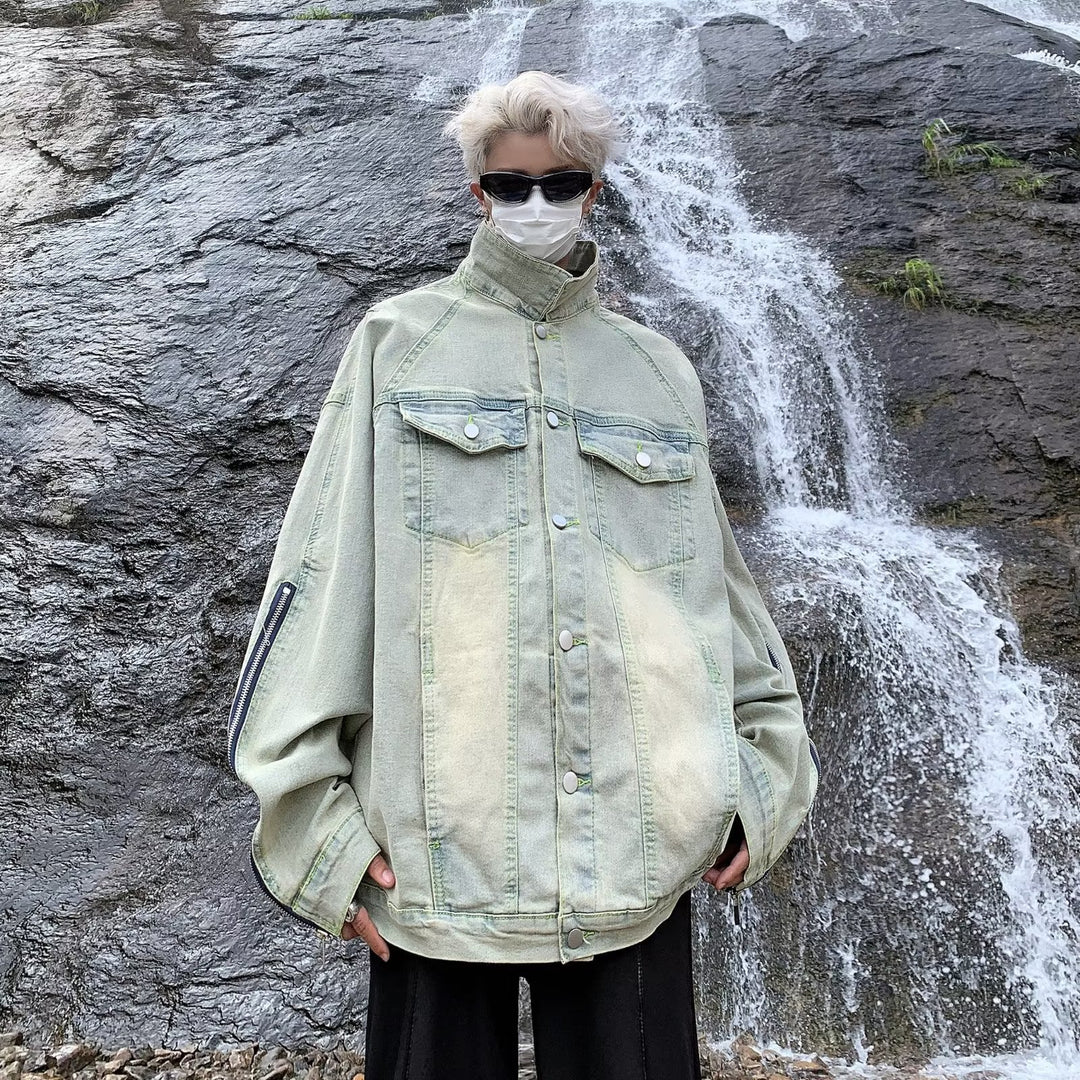 Unisex casual oversized jeansjacka med unik skärning och praktiska fickor Mirla-Eva Jonsson