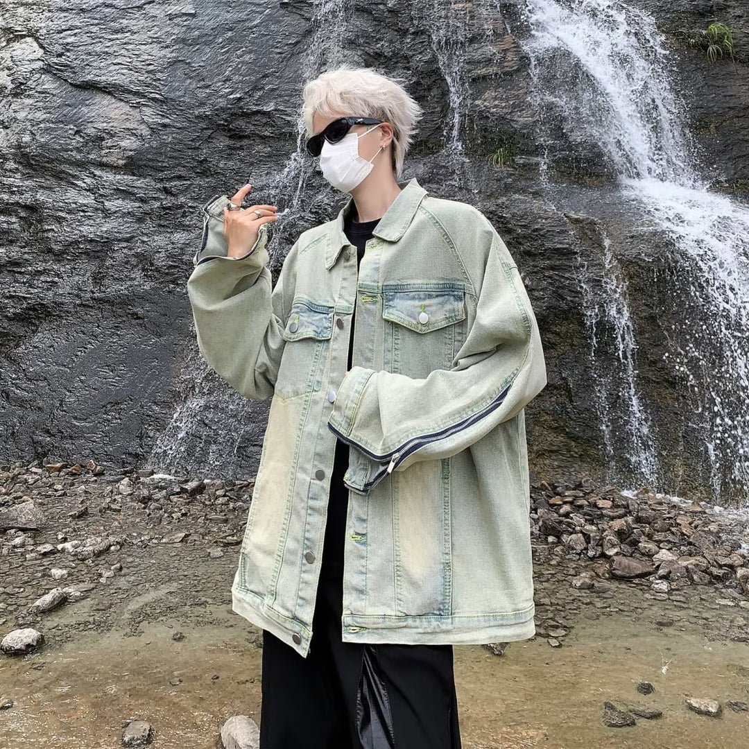 Unisex casual oversized jeansjacka med unik skärning och praktiska fickor Mirla-Eva Jonsson