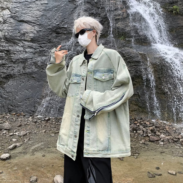 Unisex casual oversized jeansjacka med unik skärning och praktiska fickor Mirla-Eva Jonsson