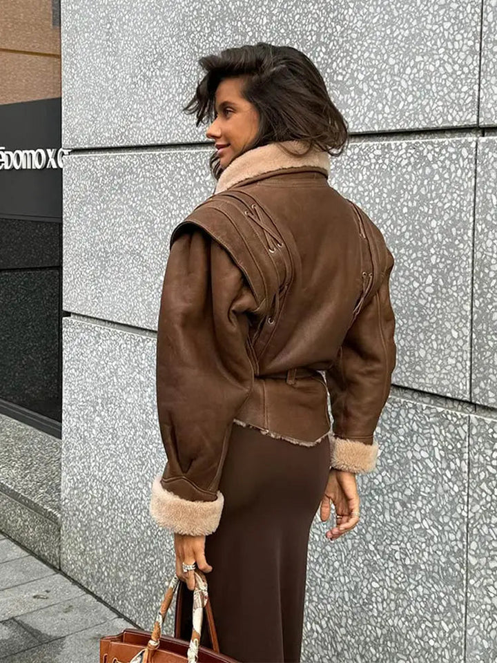 Vinterläderjacka - Brun - Bälte - Pälsfodrad läderjacka - Läderjacka för dam-Eva Jonsson
