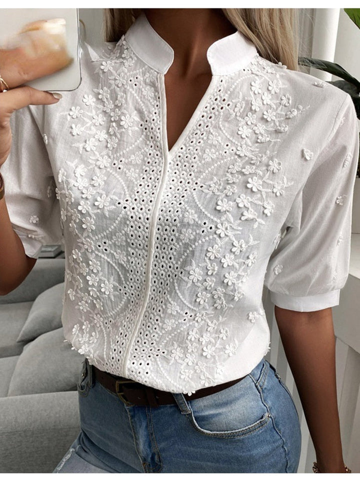 Vit Blus – Kortärmad – hålbroderi – damtoppar för sommaren – damblus-Eva Jonsson