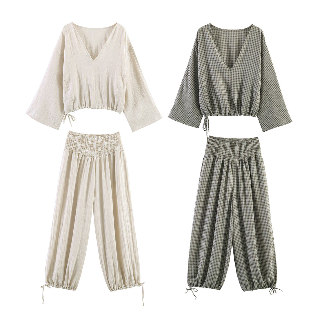 Women casual blouse with wide V-neck and elastic hem Mirla-Eva Jonsson