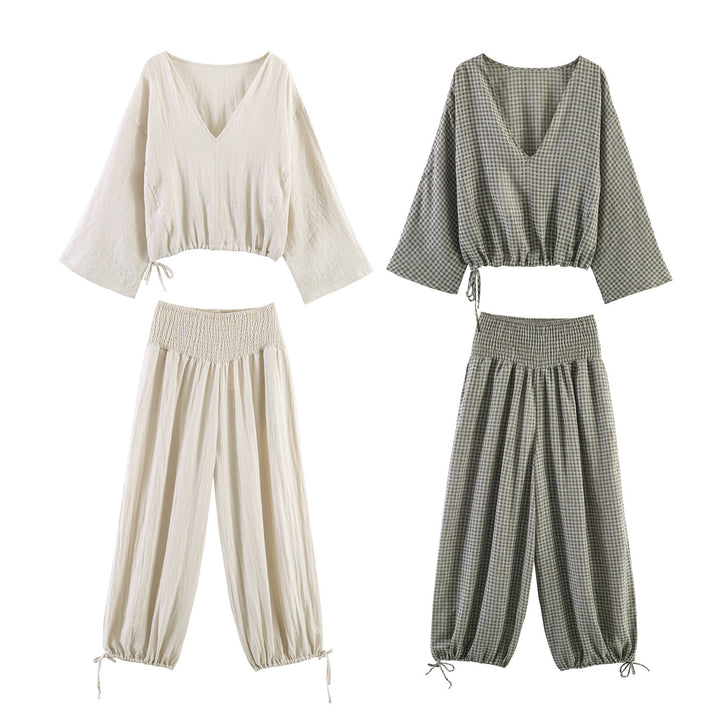 Women casual blouse with wide V-neck and elastic hem Mirla-Eva Jonsson