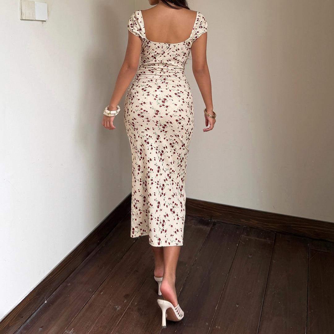 Women floral clothing with playful cuts and fine lace details Mirla-Eva Jonsson