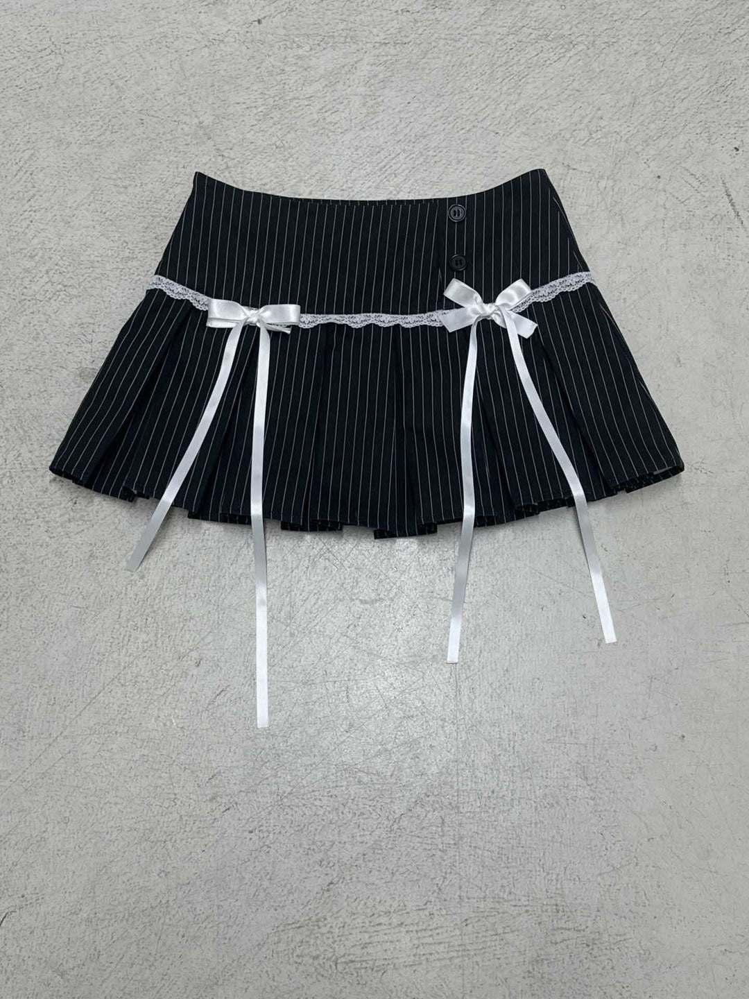 Women pleated skirt with lace details and dropped details Mirla-Eva Jonsson