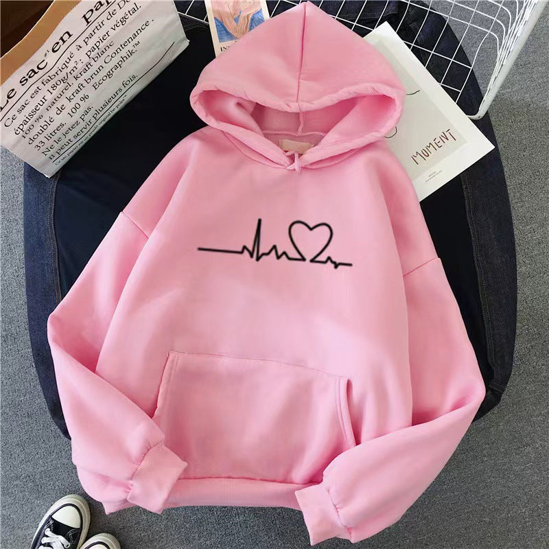 kvinnors hoodie med hjärtslag design Mirla-Eva Jonsson