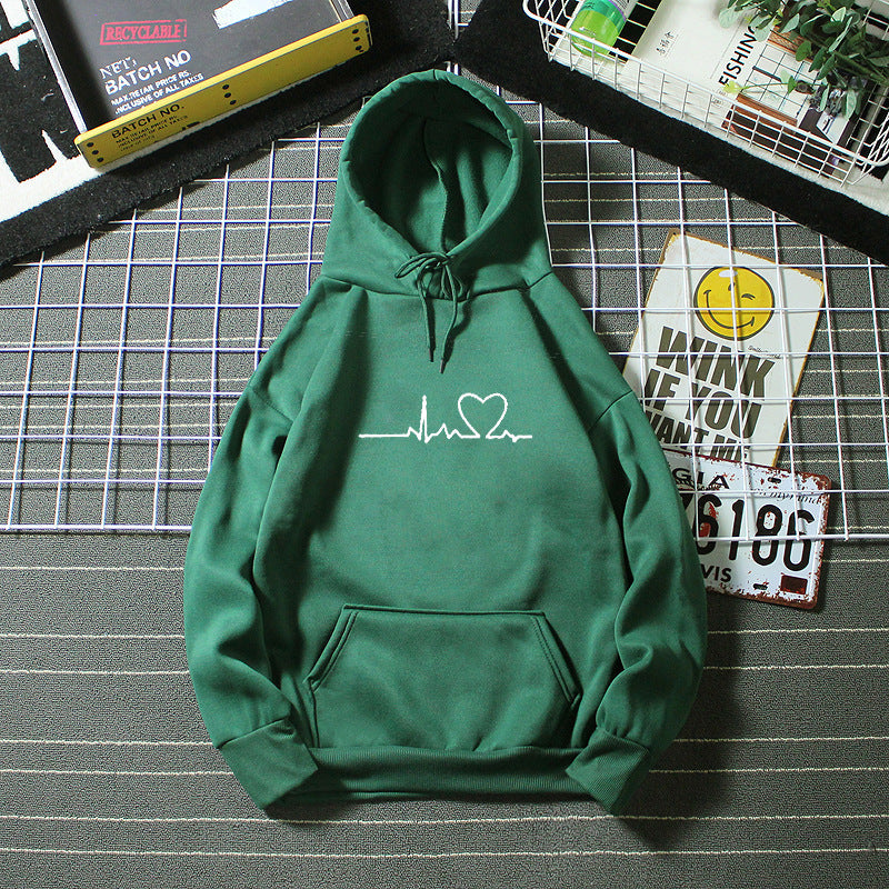 kvinnors hoodie med hjärtslag design Mirla-Eva Jonsson