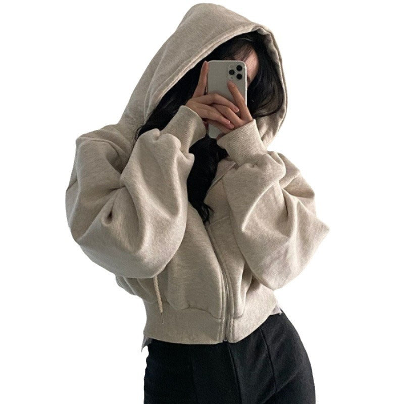 kvinnors korta hoodie-jacka med kengurufickor Mirla-Eva Jonsson