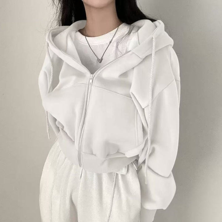 kvinnors korta hoodie-jacka med kengurufickor Mirla-Eva Jonsson