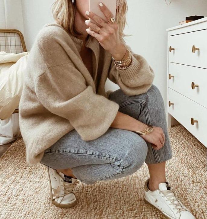 överdimensionerad Cardigan | Beige | Knäppt | Stickad Cardigan | Damstickat-Eva Jonsson
