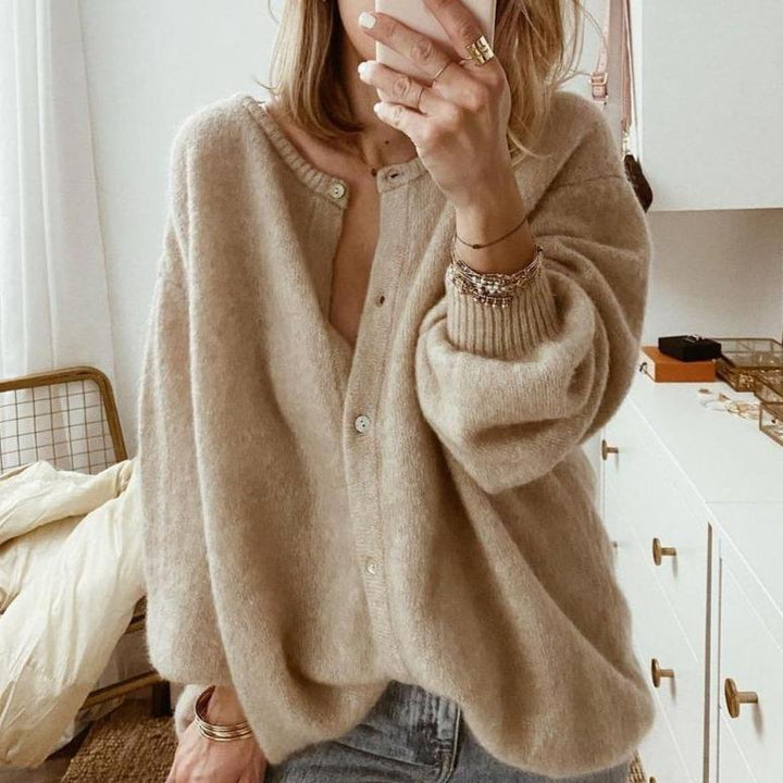 överdimensionerad Cardigan | Beige | Knäppt | Stickad Cardigan | Damstickat-Eva Jonsson